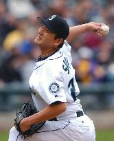 Sasaki notches fifth save